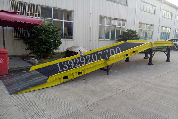 移動(dòng)登車(chē)橋（P系列）
